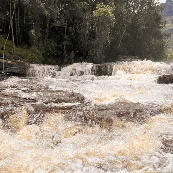 Cascata no fim do trecho do rio Funis, no Vale do Pati, Parque Nacional da Chapada Diamantina