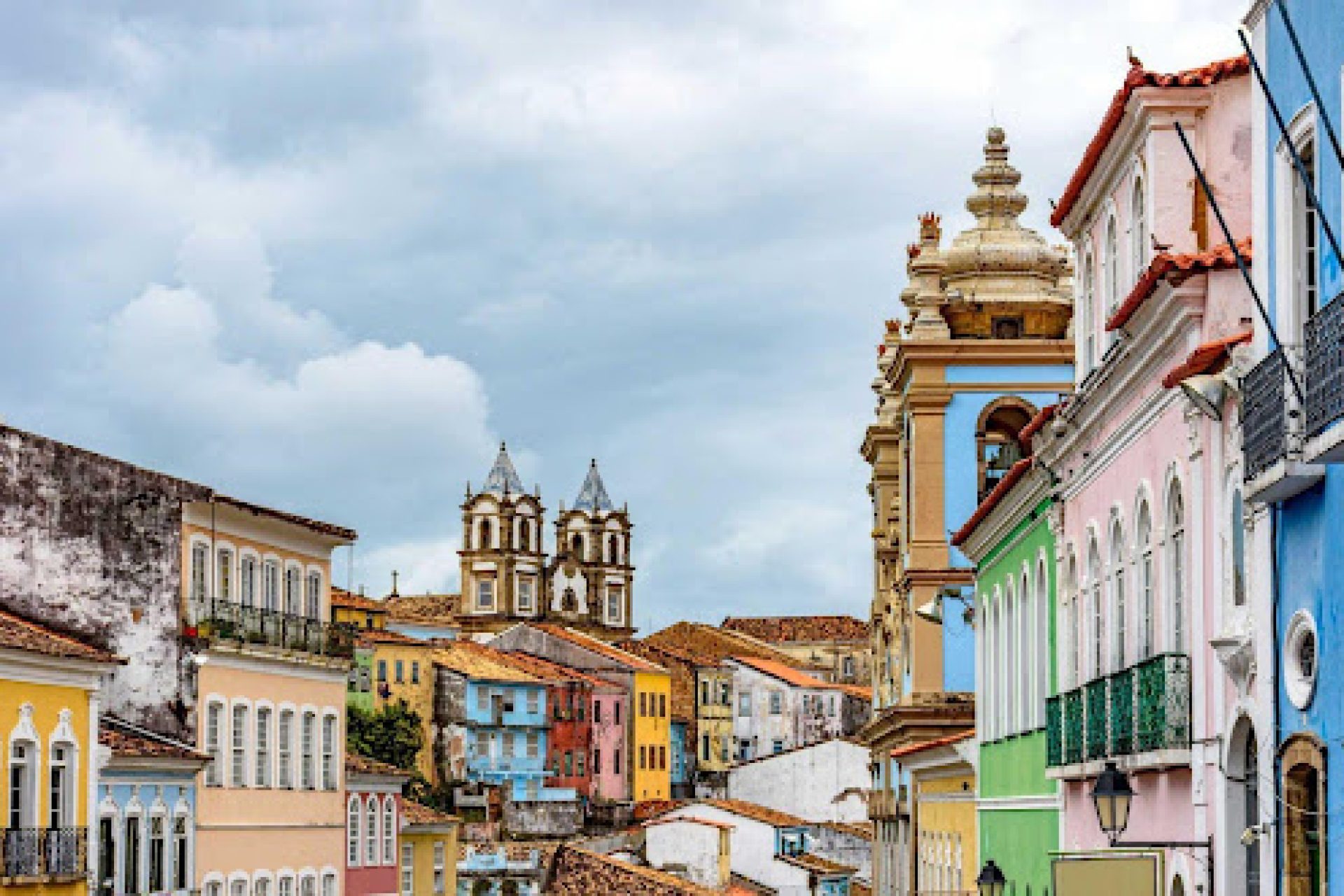 pontos turísticos da Bahia Imagens de ponto turístico da Bahia com casarões e igrejas antigas